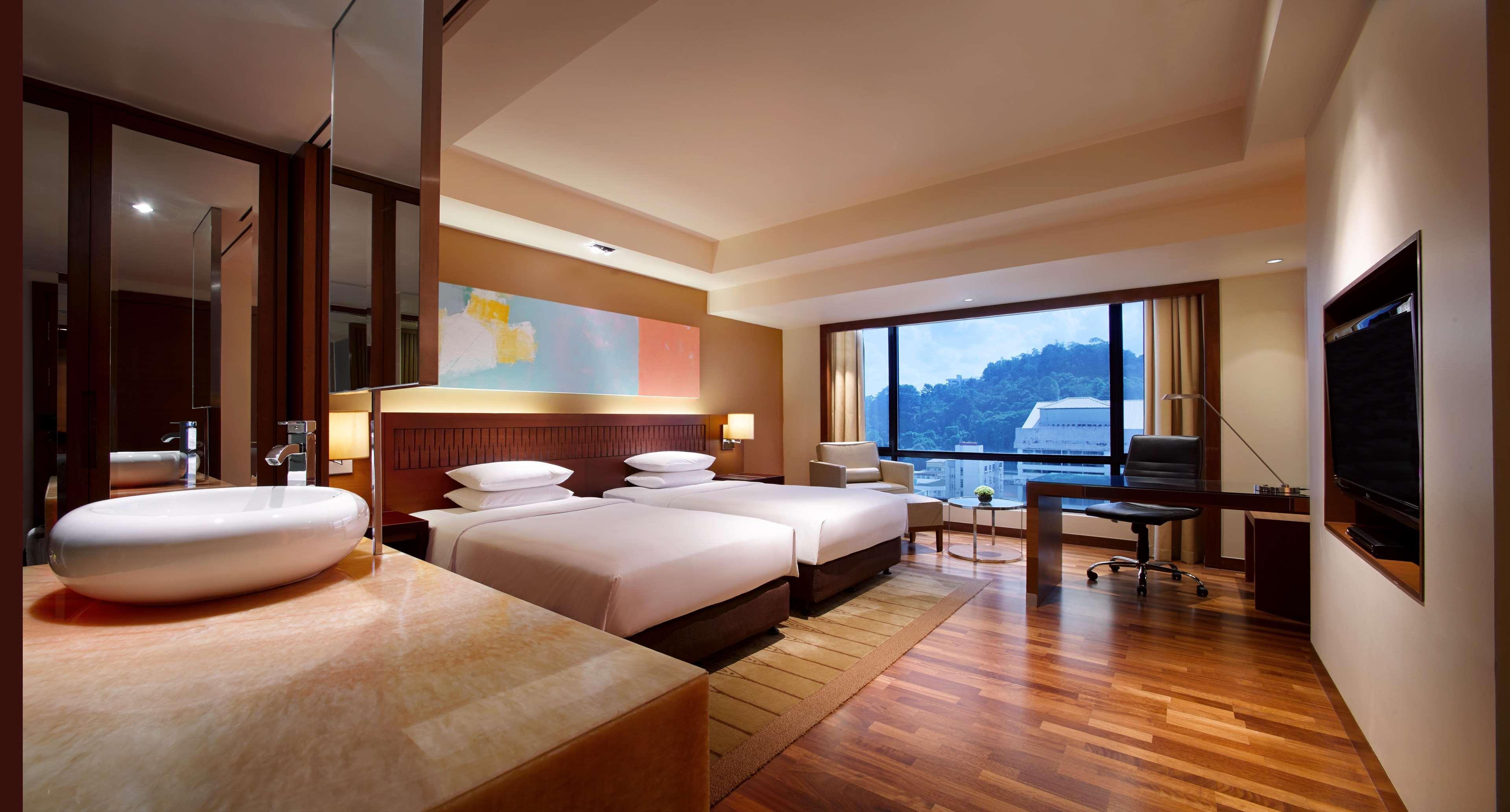 Hotel Hyatt Regency Kinabalu 5*